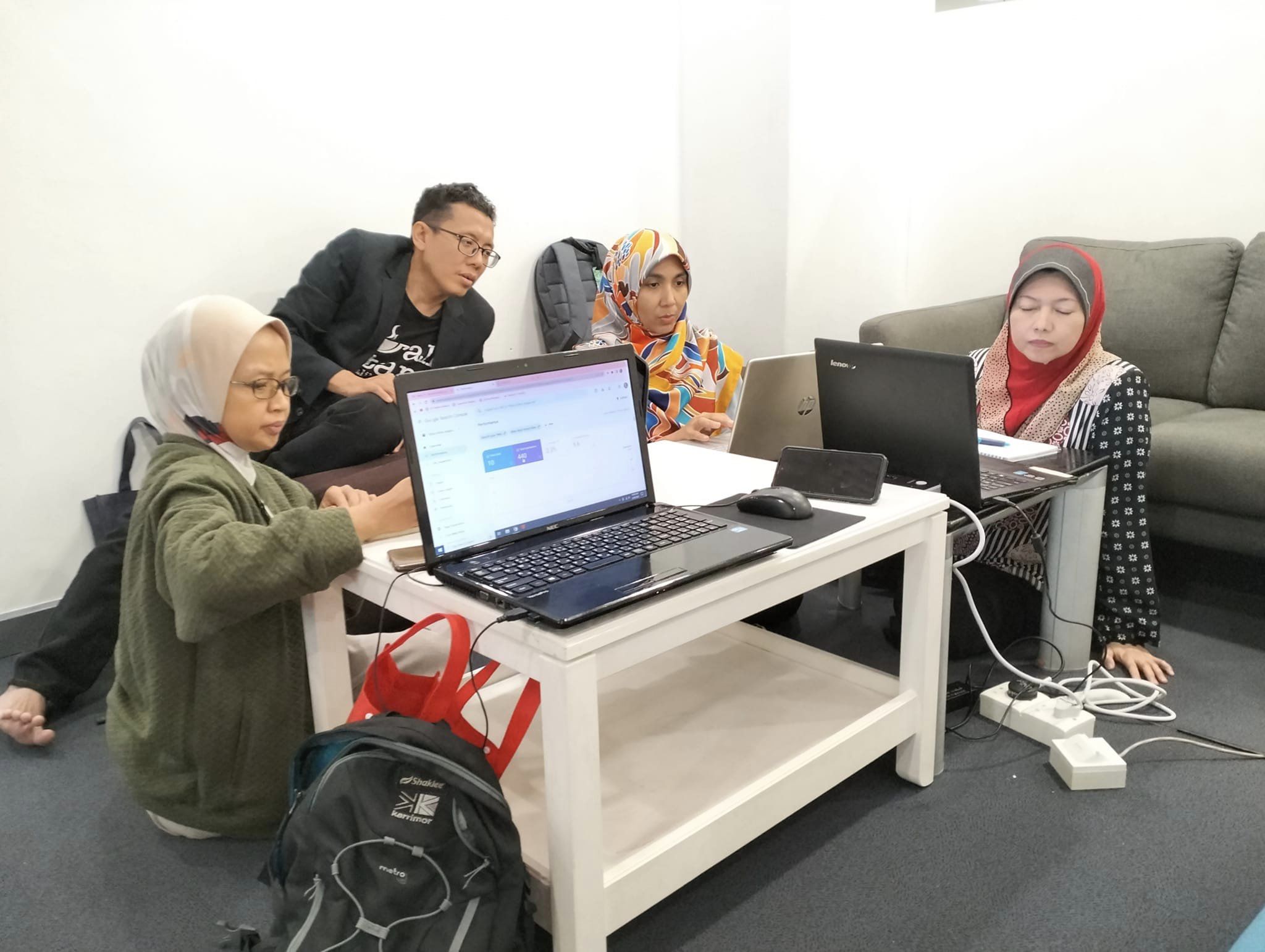 Dari Kerja Hospital Ke Kerja Dari Rumah, Ini Kisah Hijrah Aisah